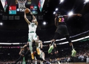 凯尔特人陷入低谷，米切尔连败，刷新队史纪录球队命运悬念！